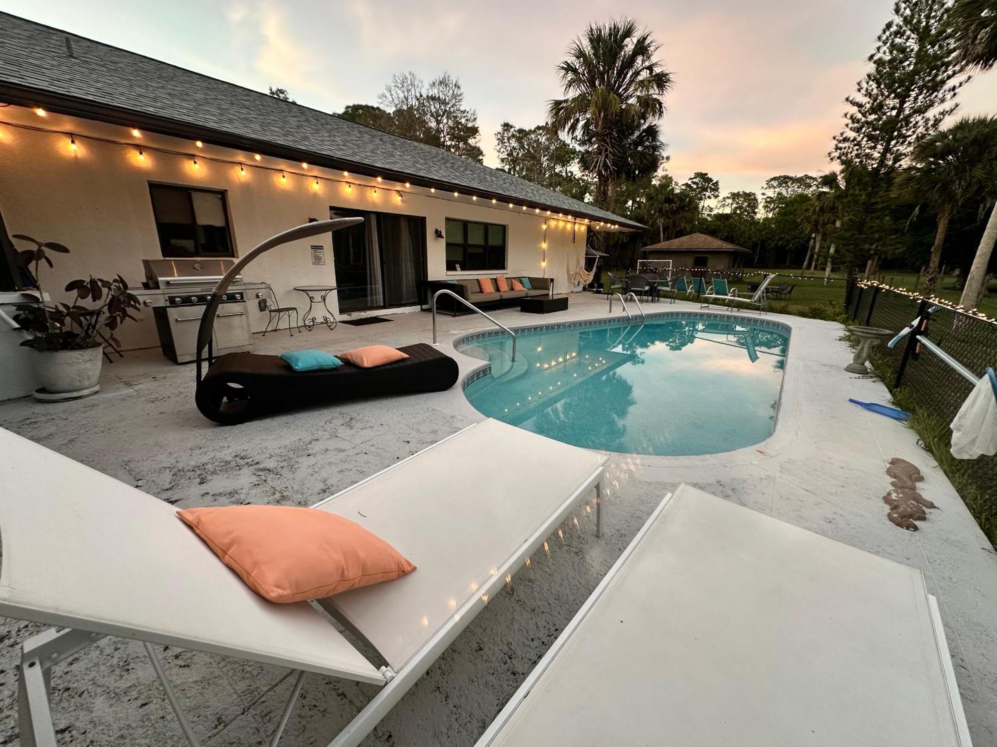 Vacation Pool Home In The Woods. North North Naples Exterior foto